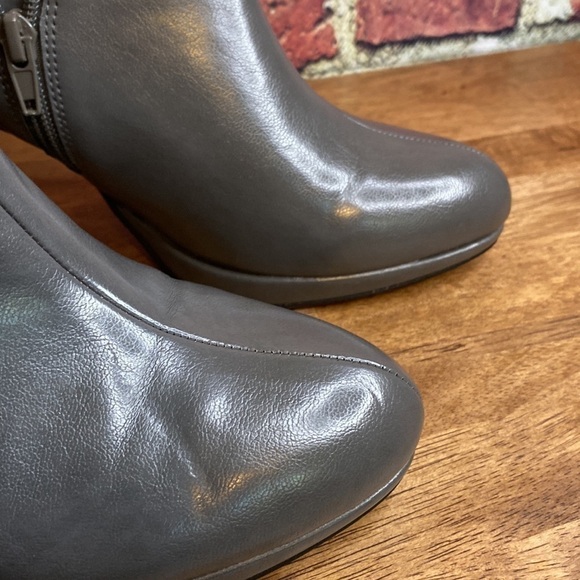 Life Stride Comfort Grey Platform Round Toe Heeled Bootie Size 8 - Picture 5 of 14